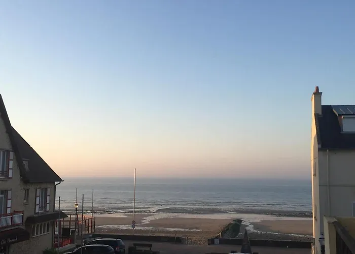 Un Balcon Sur La - Appt A 30m De La Apartment